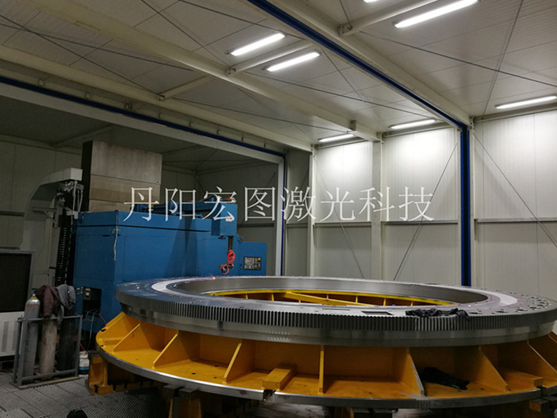 我國首臺超大型癌癥治療儀關鍵零部件激光處理順利完成