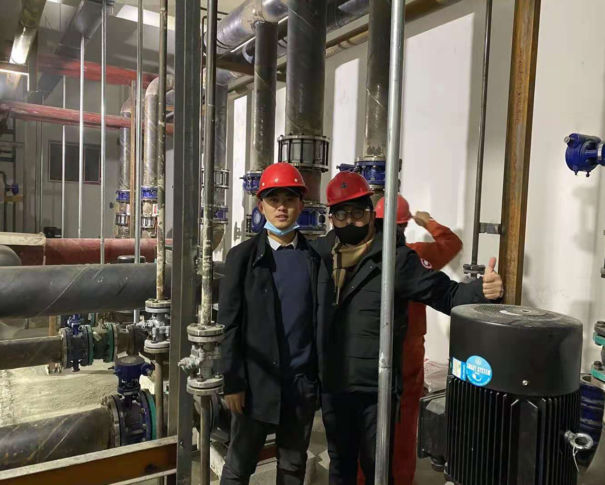 寒冬仍奮斗在南北疆水泵工地現場的源立兄弟，為抗疫成功貢獻力量！