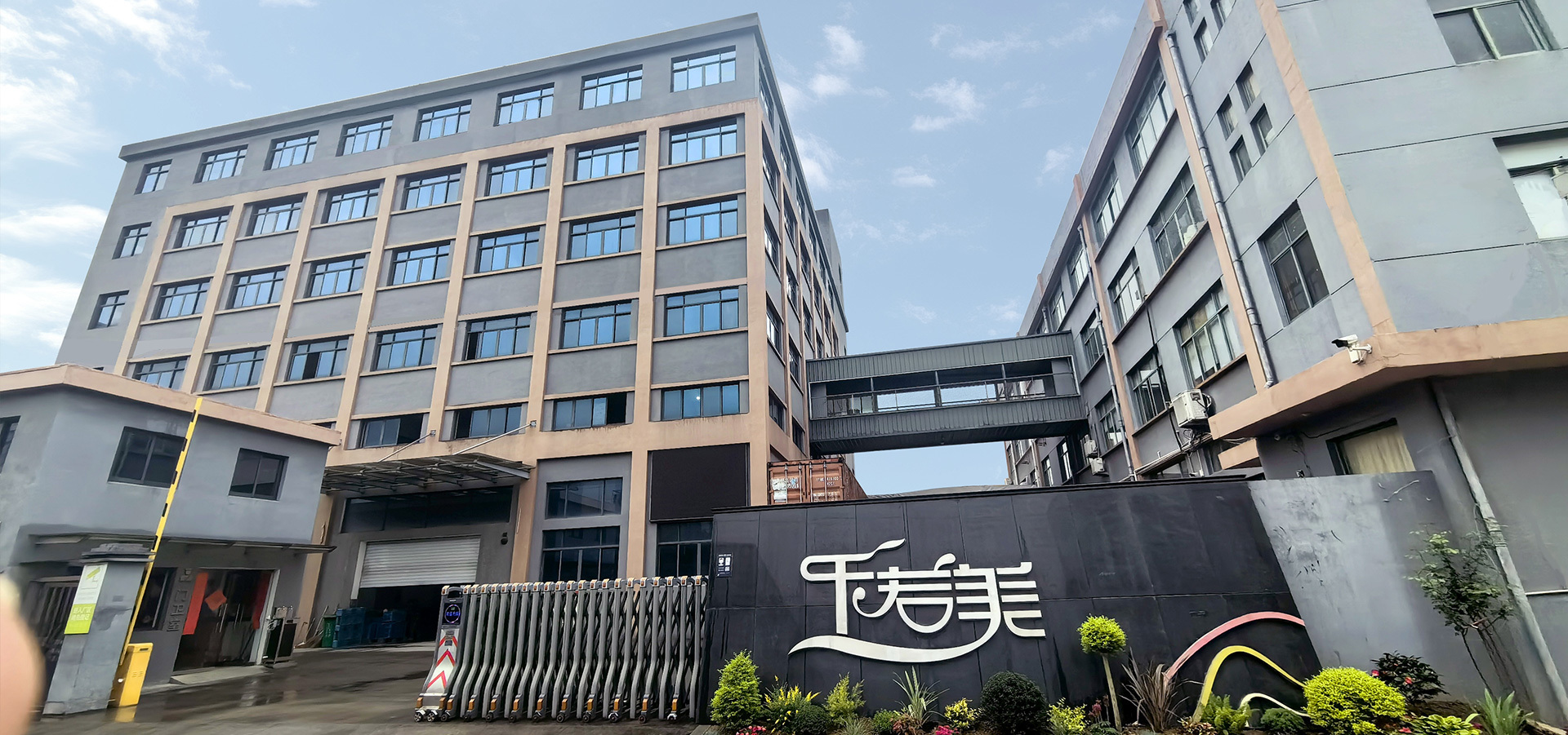 视频标题 视频标题