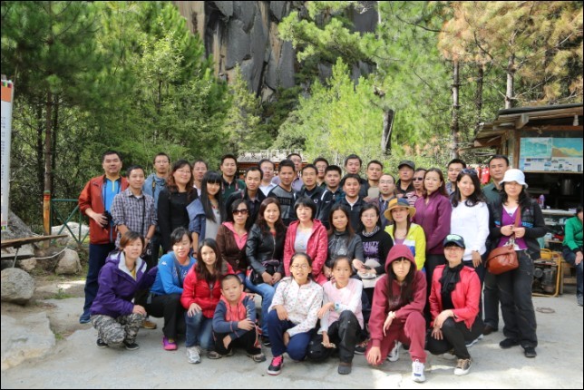 The Management Team Pays a Pilgrimage to Tibet Celebrating the Tenth Anniversary of KEXIN