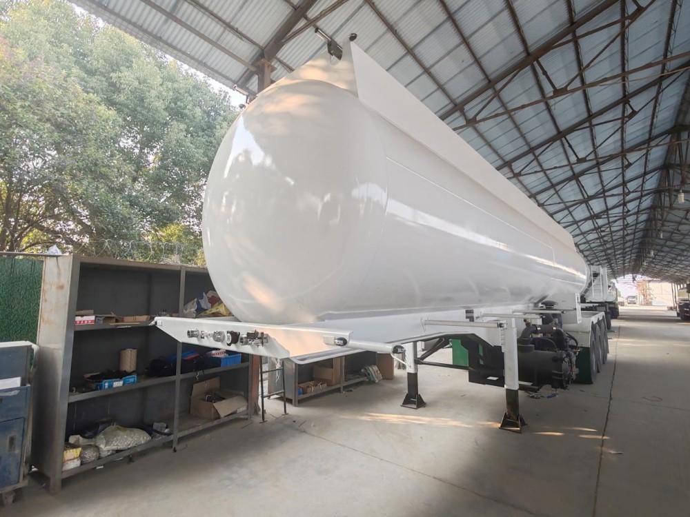 3 Axle 26CBM Sludge Semi-trailer with Pump 3 Axle 26CBM Sludge Semi-trailer with Pump