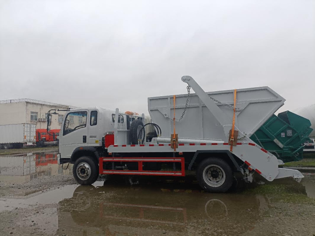HOWO 4×2 Swing Arm Garbage Truck 4CBM with Hanging Chain and Hydraulic Lifting Waste Removal Truck HOWO 4×2 Swing Arm Garbage Truck 4CBM with Hanging Chain and Hydraulic Lifting Waste Removal Truck