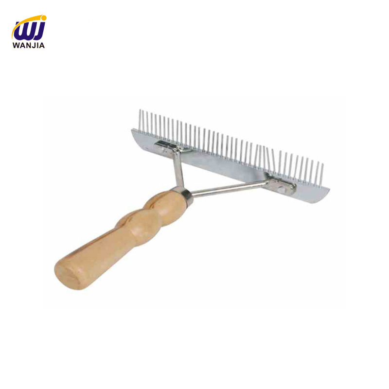 WJ741  Horse Comb With Wooden Handle