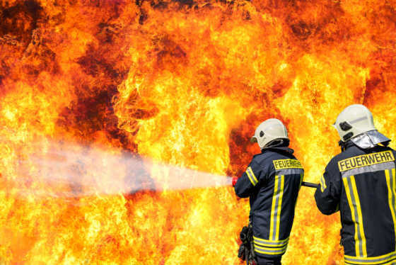 What do I need to pay attention to when installing a combustible gas alarm?