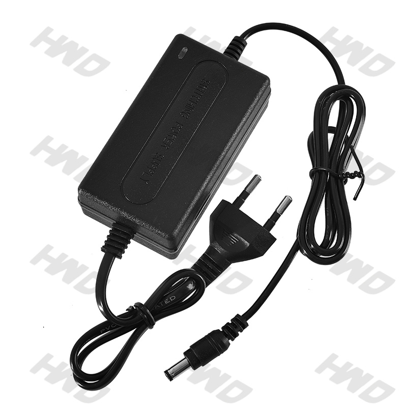 Adaptador de escritorio de 12V 2A