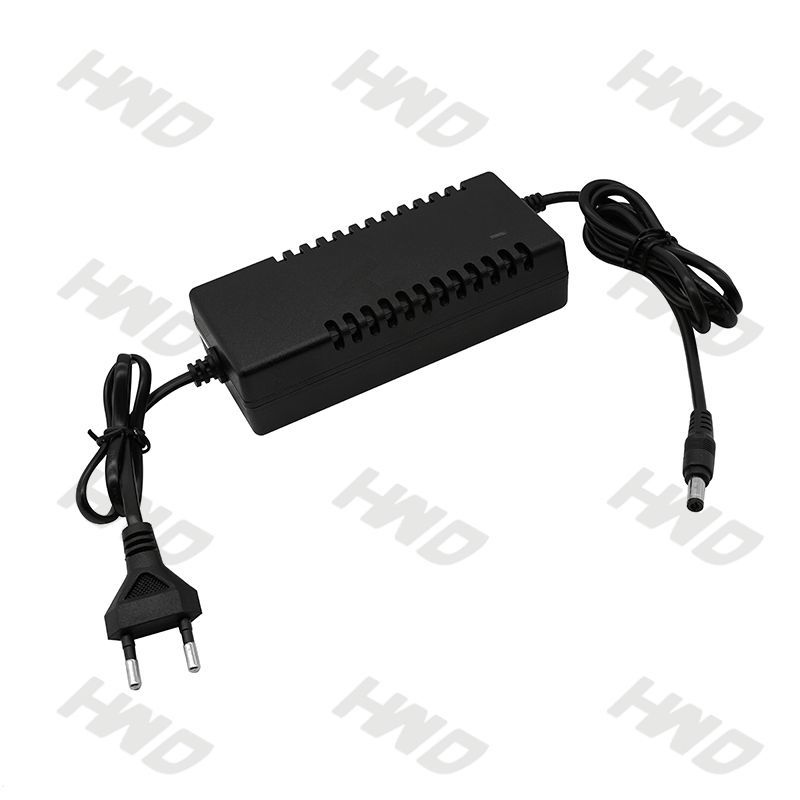 Adaptador de corriente de escritorio 12V 5A Adaptador de corriente de conmutación AC DC Fuente de alimentación UE