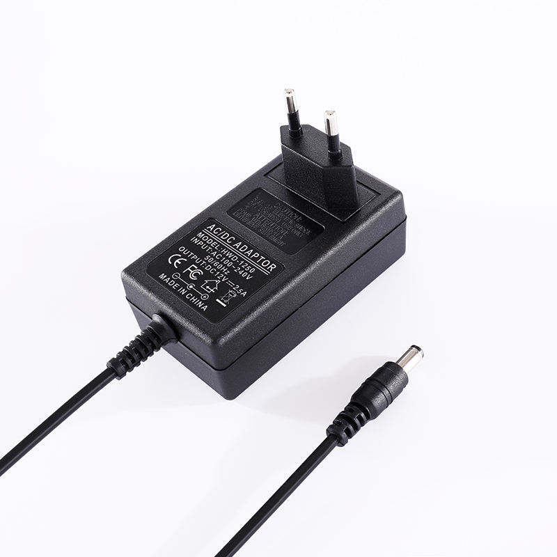 UE del adaptador de 12V 2.5A