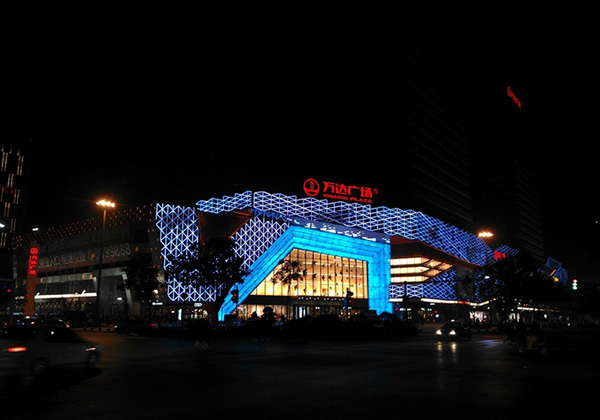 Commercial Plaza Illumination