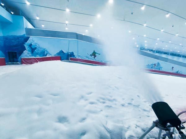 Three-nozzle Indoor Snow Making Machine