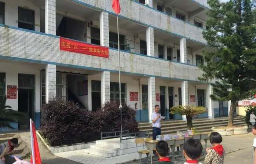 万州区后山中心小学增容换装专用变压器及新装100kva施工变压器工程 万州区后山中心小学增容换装专用变压器及新装100kva施工变压器工程