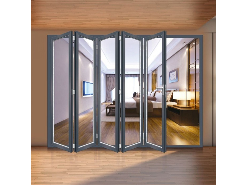 Heavy-duty folding door