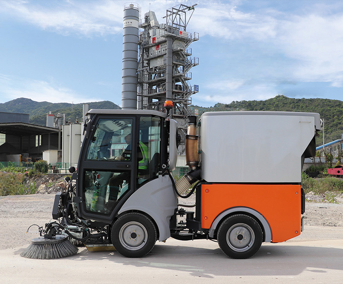 YJ2800 Diesel Multifunctional Sweeper
