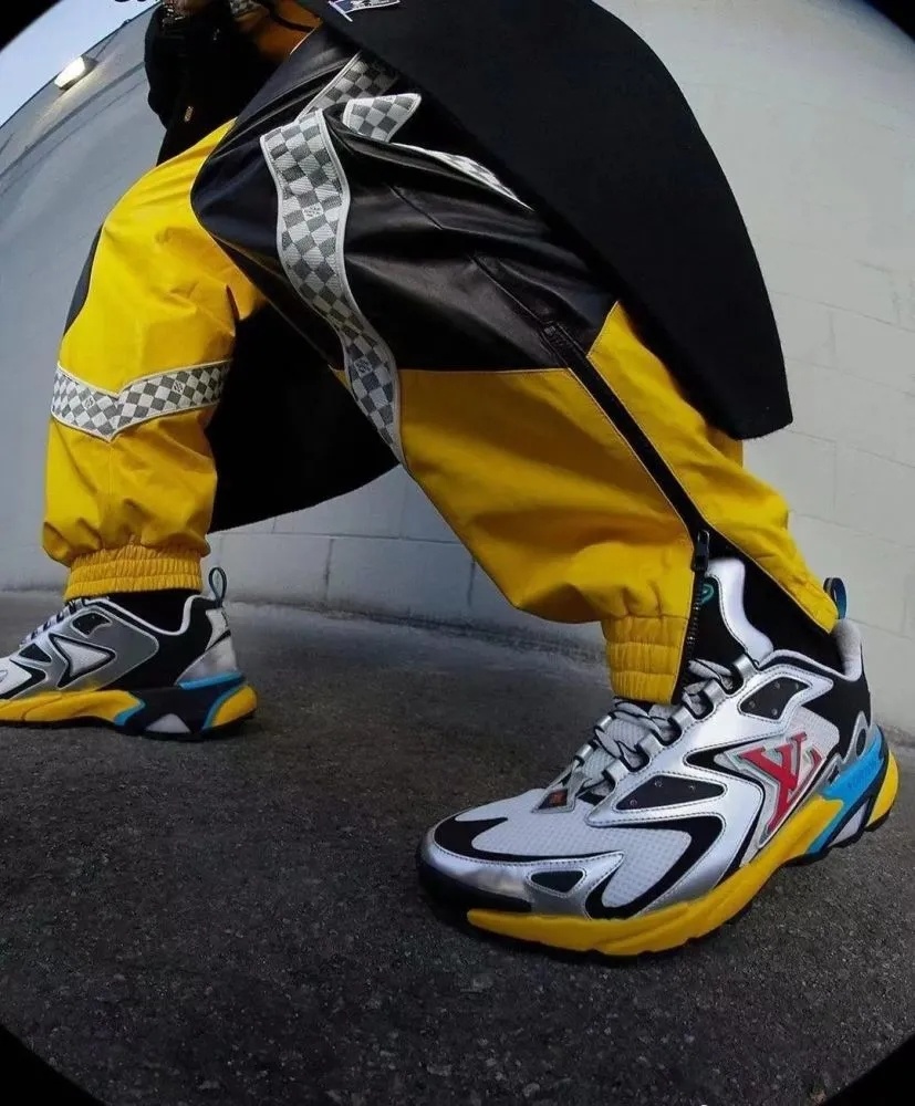 鞋帽服装行业