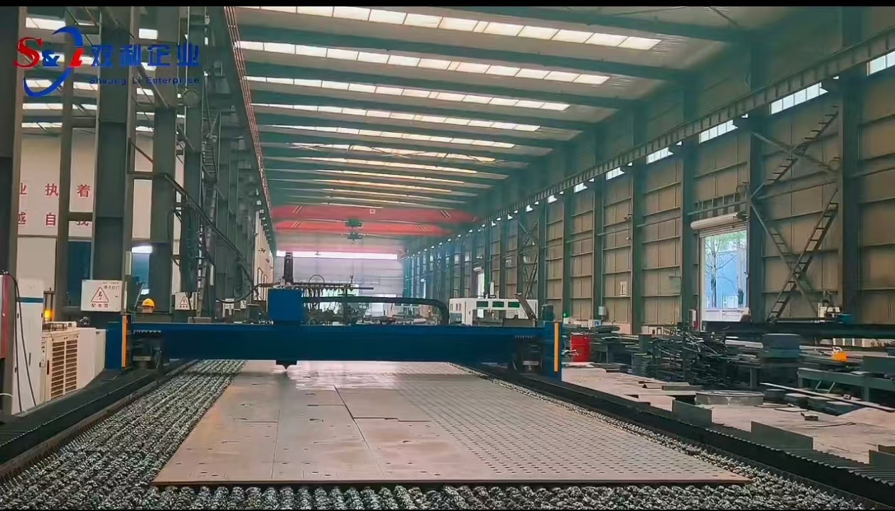 直觀鋼引橋制作現場《鋼引橋“最頭疼”焊縫?看雙利鉚焊合力如何“庖丁解牛”》 直觀鋼引橋制作現場《鋼引橋“最頭疼”焊縫?看雙利鉚焊合力如何“庖丁解牛”》