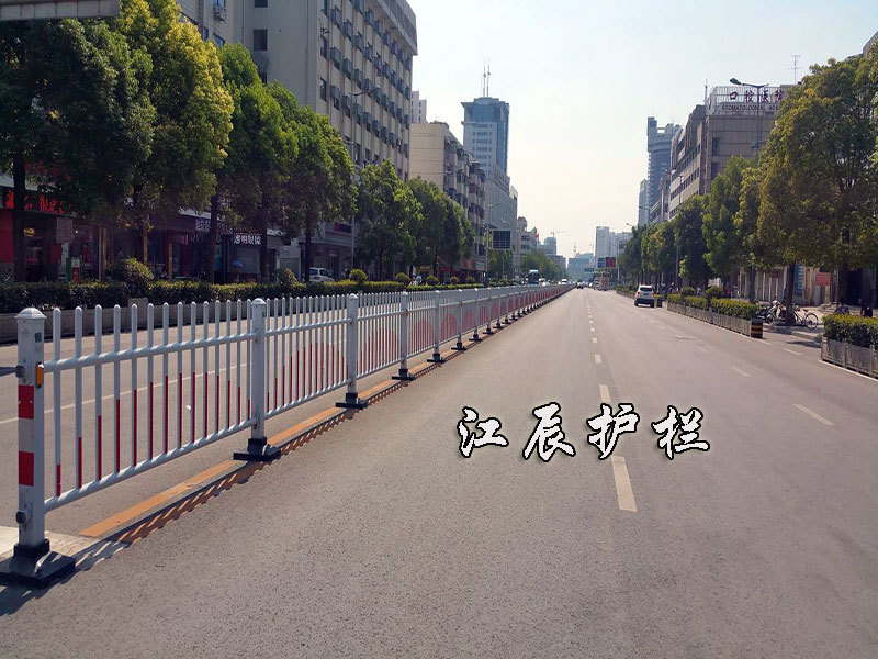 道路槍尖護欄