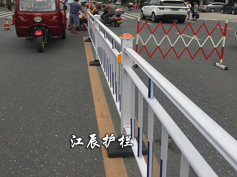 道路行人分隔護(hù)欄