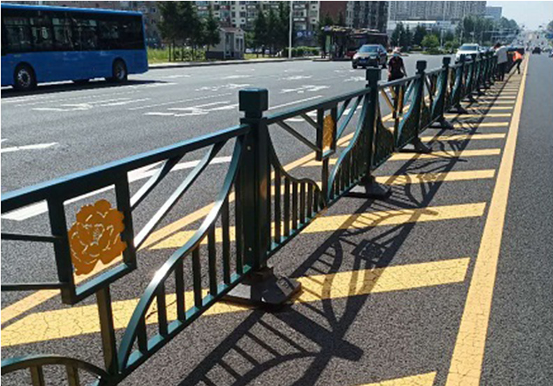 道路護(hù)欄廠家/交通道路圍欄