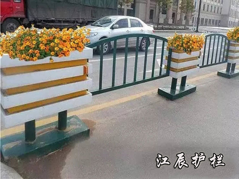 綠化PVC花箱護(hù)欄