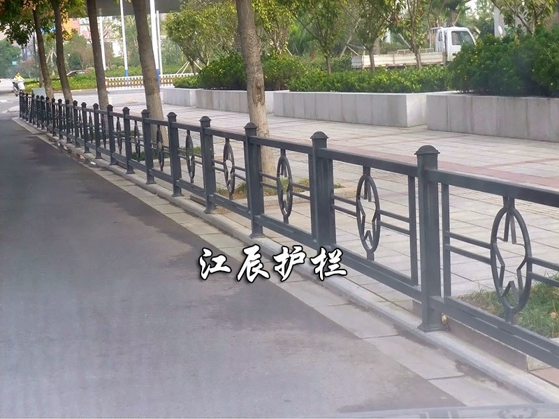 道路護欄生產(chǎn)廠家