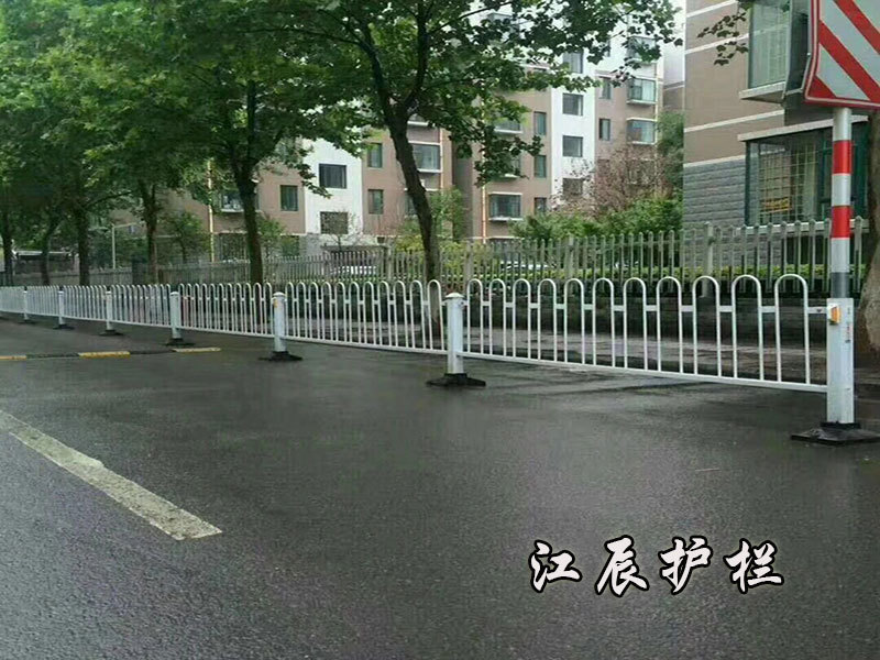 京式隔離護欄