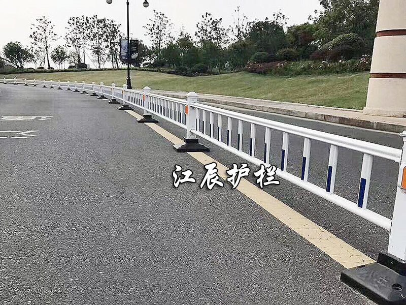 道路隔離護欄哪個部門負責