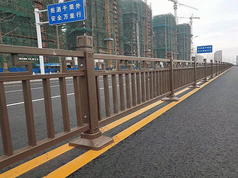 道路護(hù)欄定制