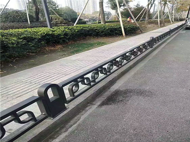 新款道路護(hù)欄