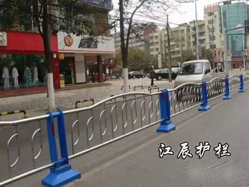 不銹鋼花式道路護(hù)欄