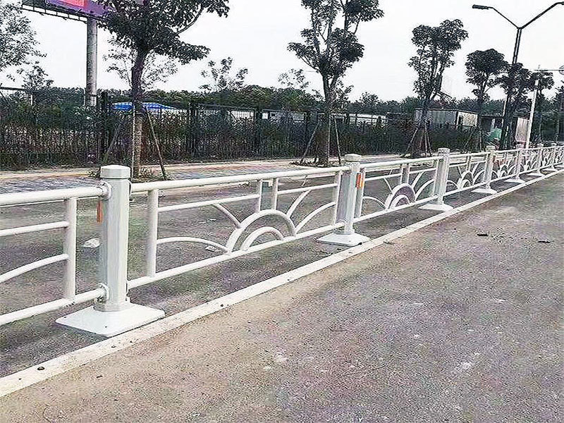 定做道路中央護(hù)欄