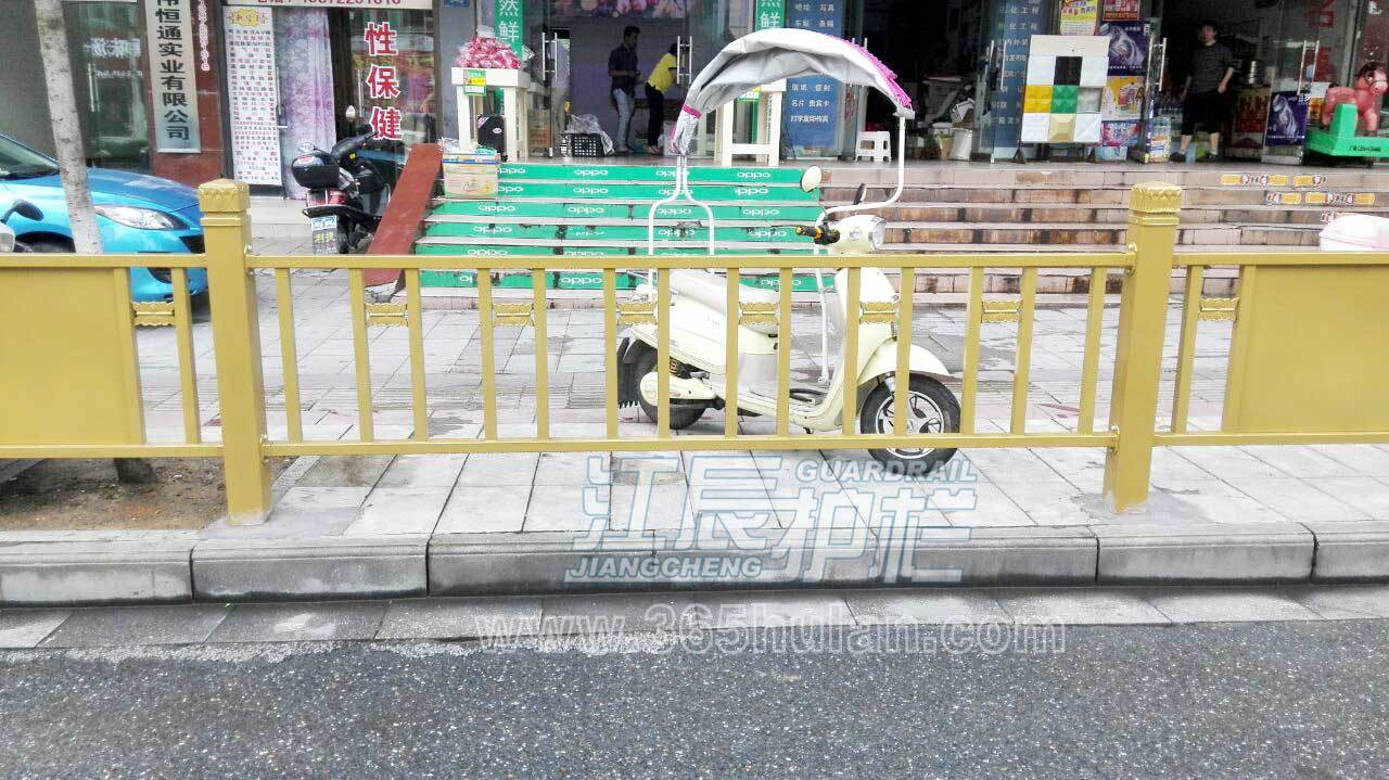 北京黃金道路護(hù)欄