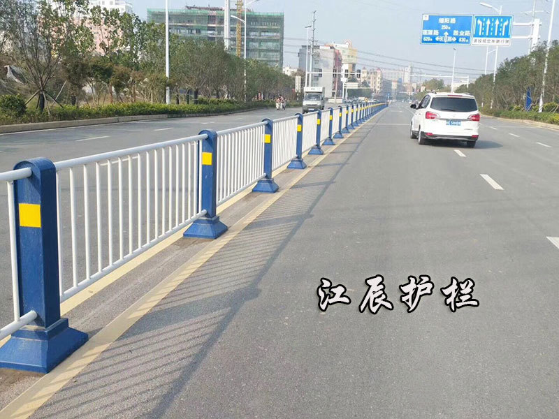 市政道路鍍鋅護欄