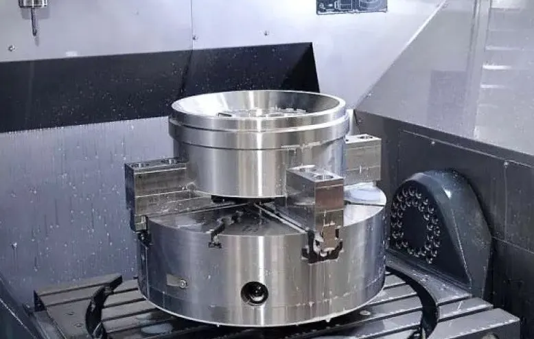 What are the advantages of power chucks in their work?