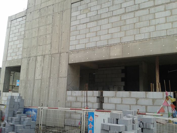 CLC砌块应用比同类新型墙体材料中优势更突出