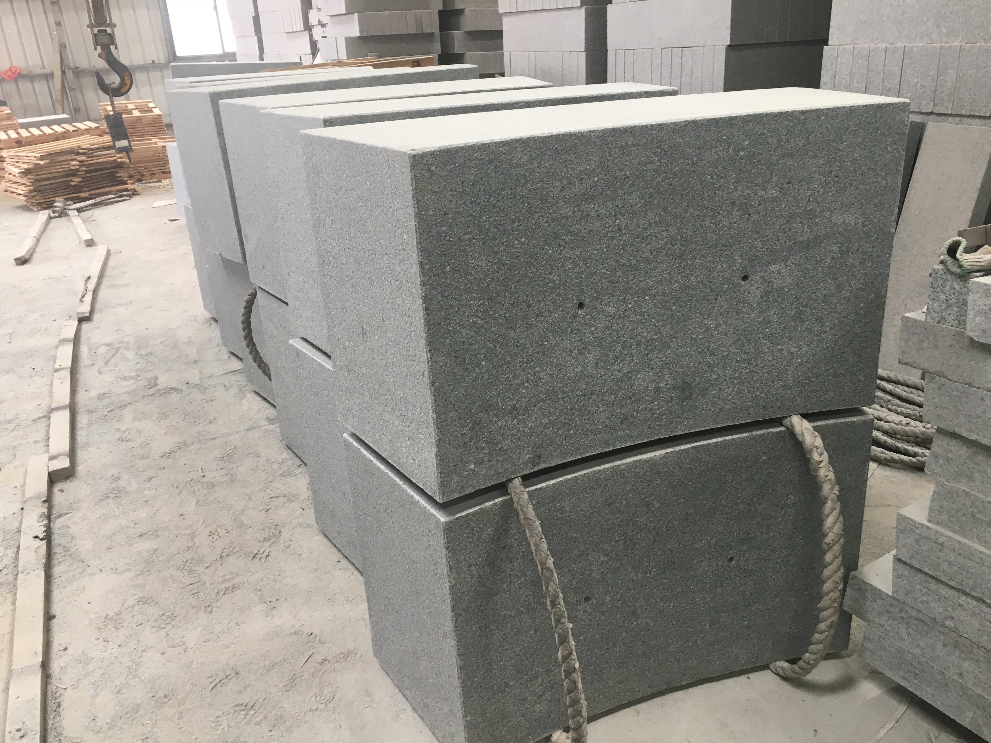 G654LX Granite Kerbstone