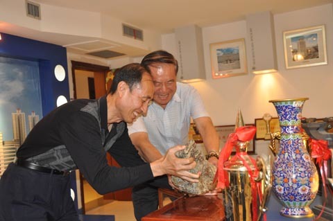 全國建筑業(yè)協(xié)會(huì )副會(huì )長(cháng)張魯風(fēng)來(lái)公司調研