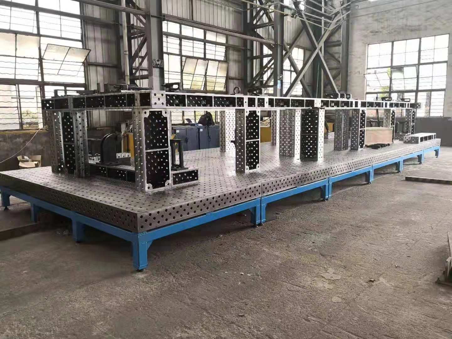 Flexible and modular three-dimensional flexible welding platform