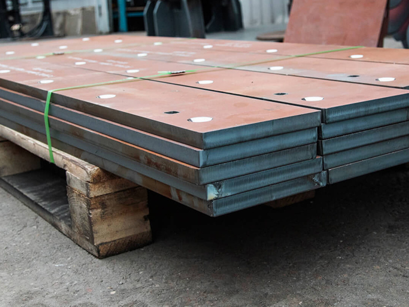 Wear-resistant steel plate