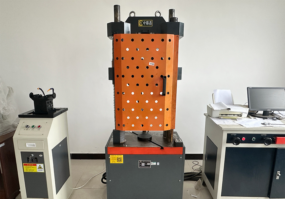 Universal (tensile) testing machine 300KN