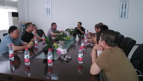 热烈接待武汉乐清商会一行向导莅临我司旅行并交流事情