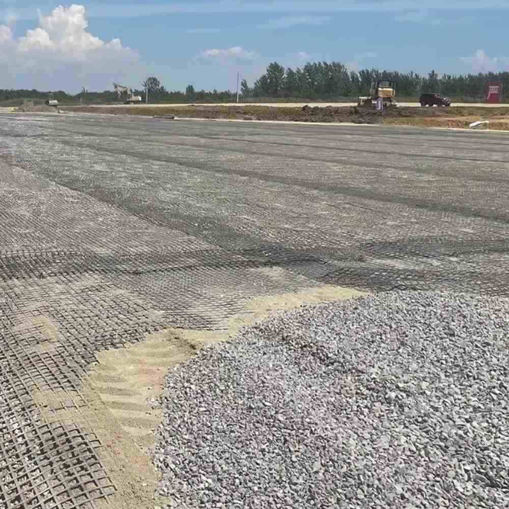 40 - 40kn / M geomalla de plástico de doble eje de polipropileno mejora la estabilidad y la capacidad de carga de la geomalla de doble eje de base