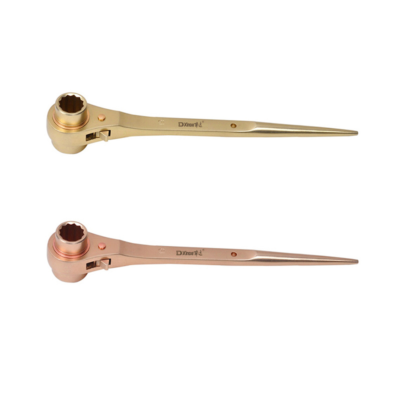 1121 Reversible ratchet wrench construction