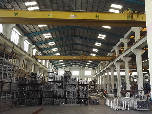 Double girder bridge crane