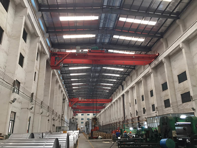 Double girder bridge crane