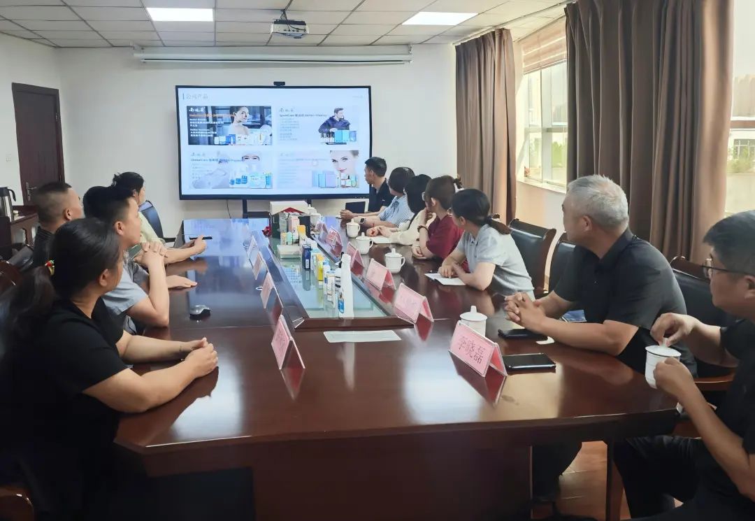 新疆生产建设兵团第十三师新星市市场监管局到访西施兰药业调研学习