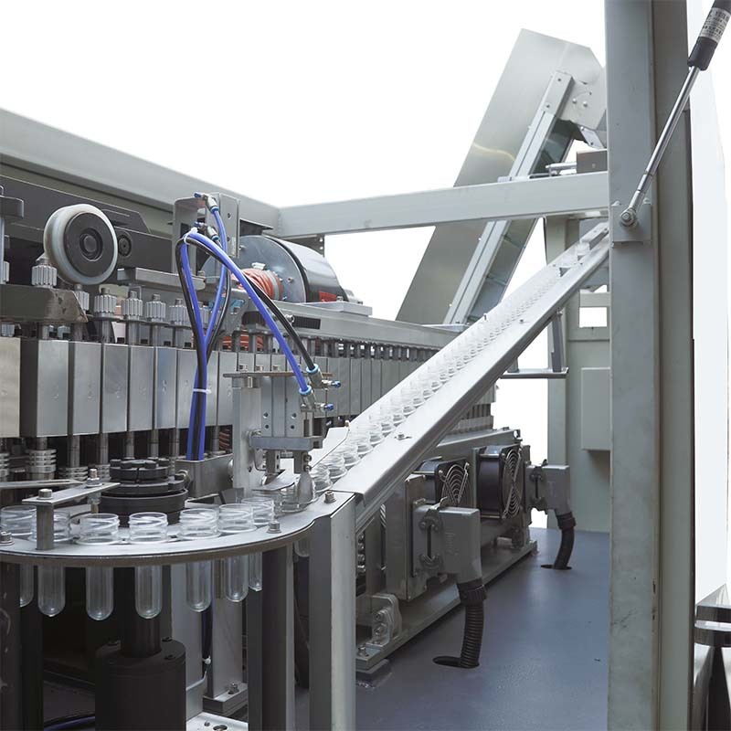 7 Cavity 2L PET Top Linear Automatic Plastic Bottle Making Machine
