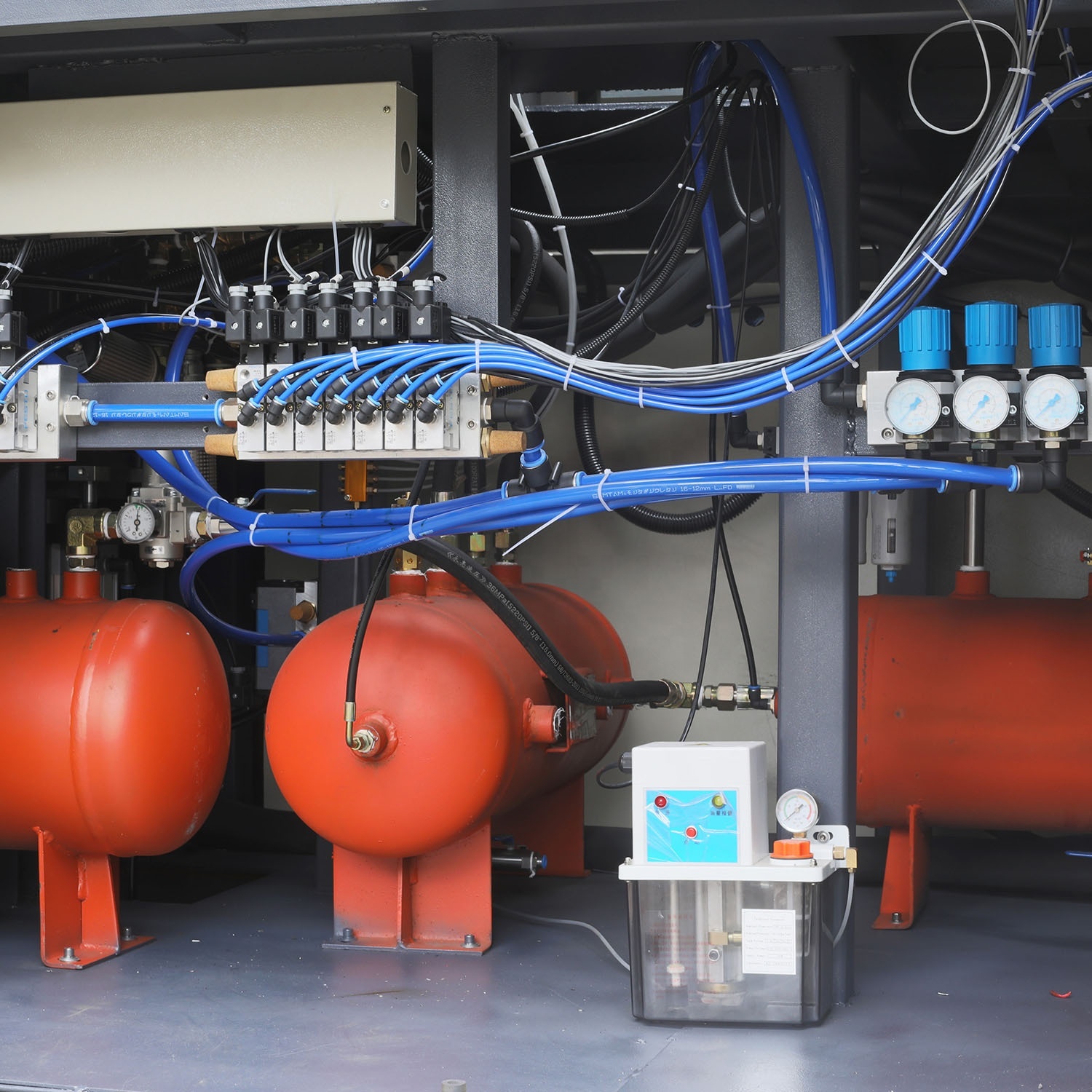 4Cavity 2L PET High Speed Plastic Bottle Manufacturing Machine for water and soft drinks bottle