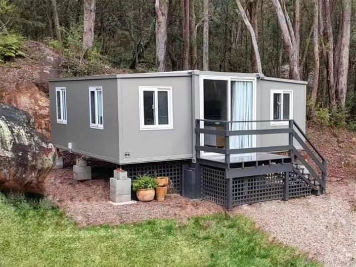 Different foldable living containers