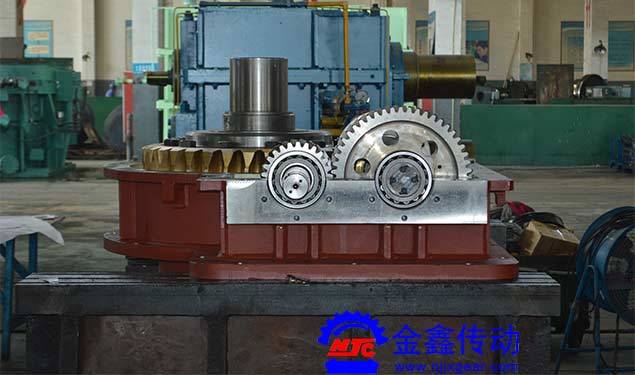 Gearbox bearing structure features