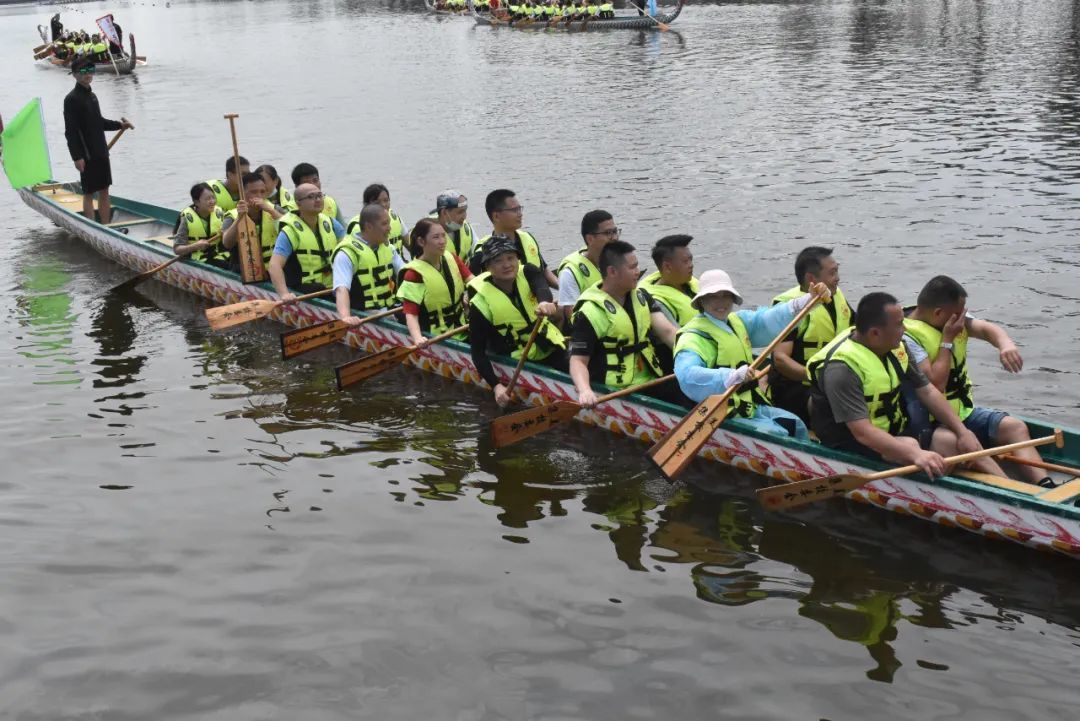 The boats compete with each other, and the golden egrets compete for the upper reaches - the first dragon boat race event of the operation branch in 2022
