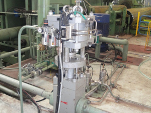 Pneumatic control reversing valve use site